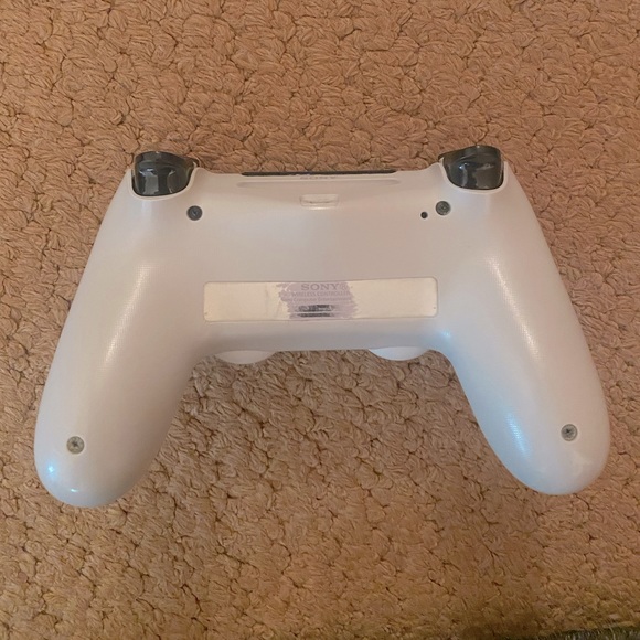 PlayStation 4 Console w/ Controller - Picture 4 of 8